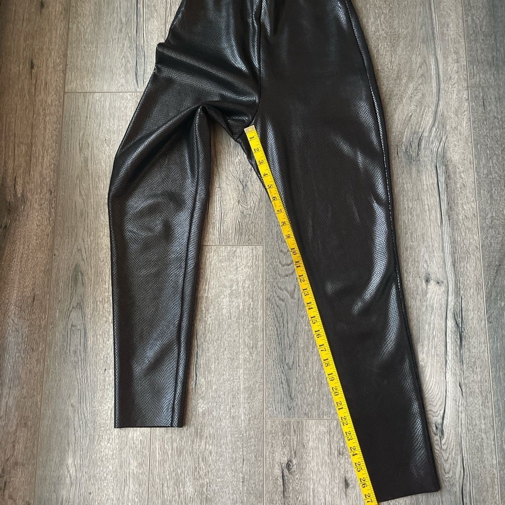 Zara Shimmering Black High Rise Women Jeans - Picture 3 of 7